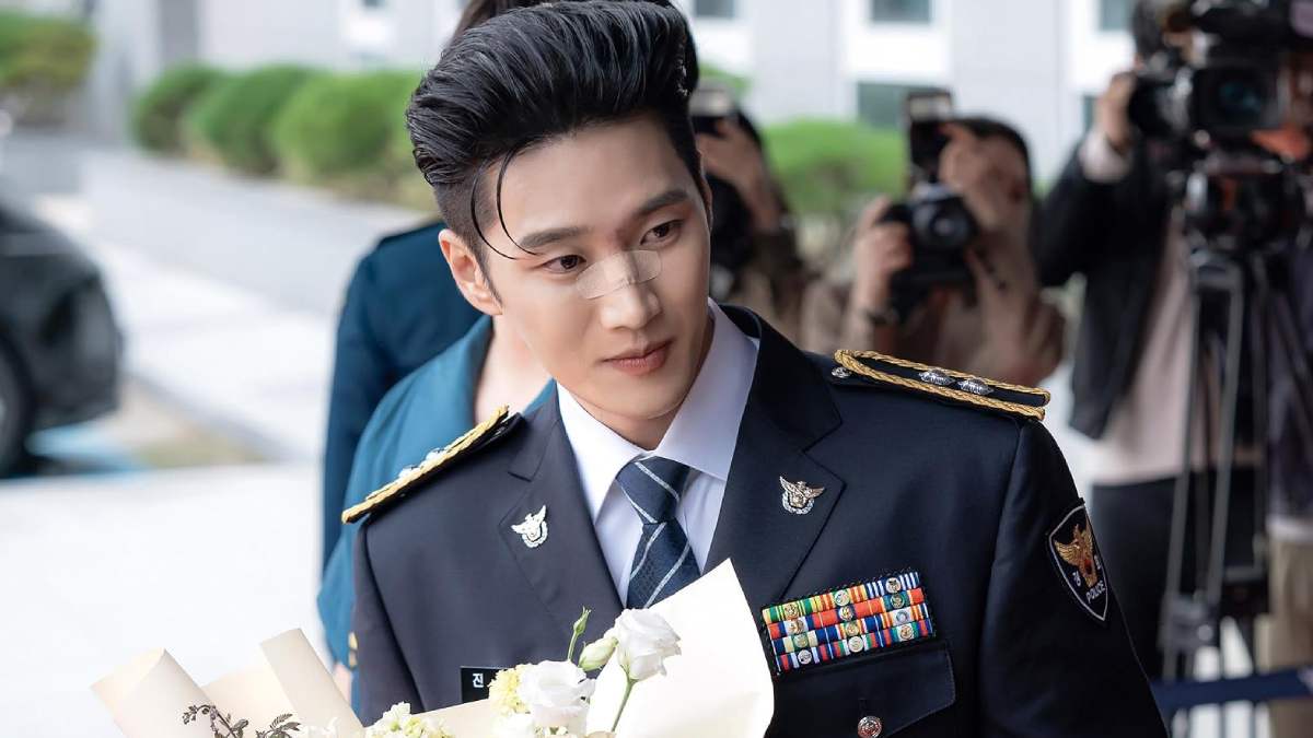 Ahn Bo Hyun as Jin Yi-soo in Flex X Cop