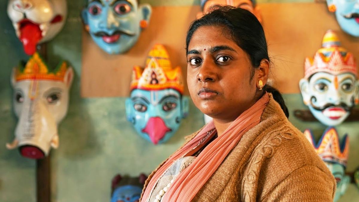 Babita Singh Reporting Movie Review: Nimisha Sajayan Is Torn Between Kitchen & Professional Duties