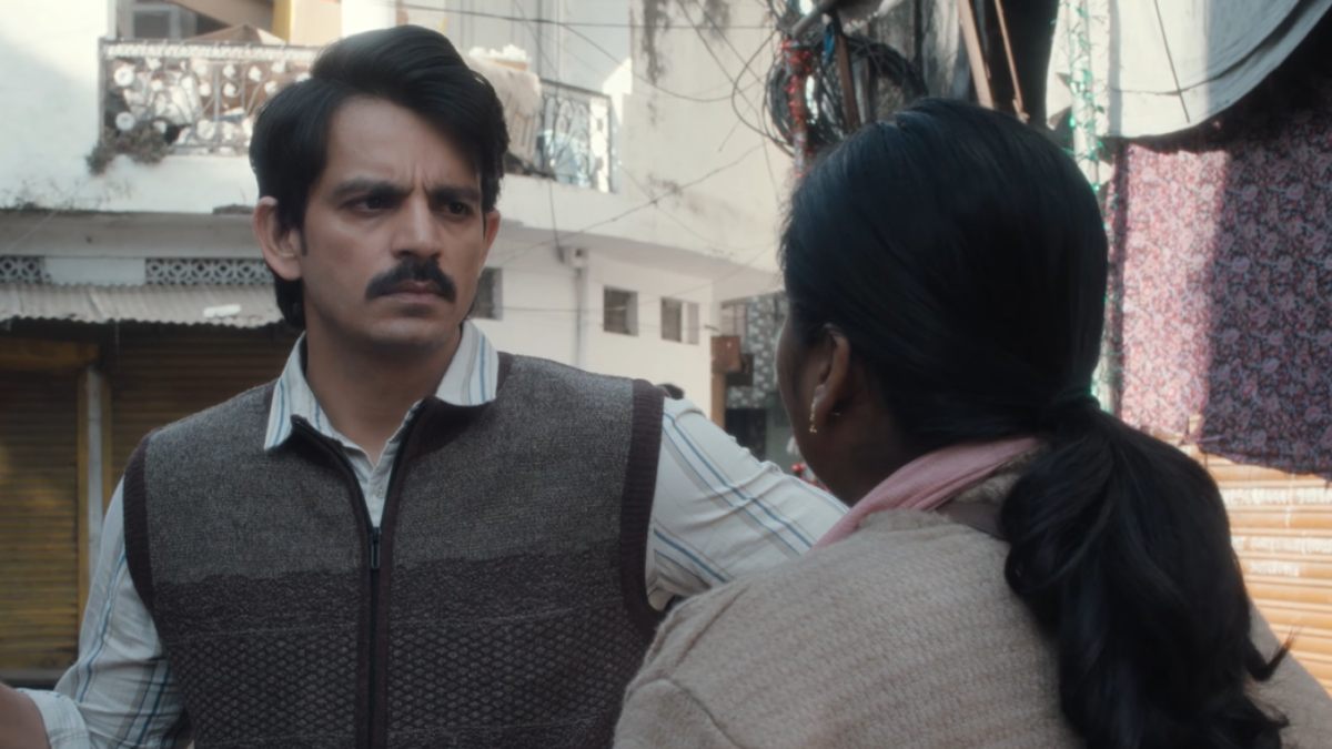 Babita Singh Reporting Movie Review: Nimisha Sajayan Is Torn Between Kitchen & Professional Duties