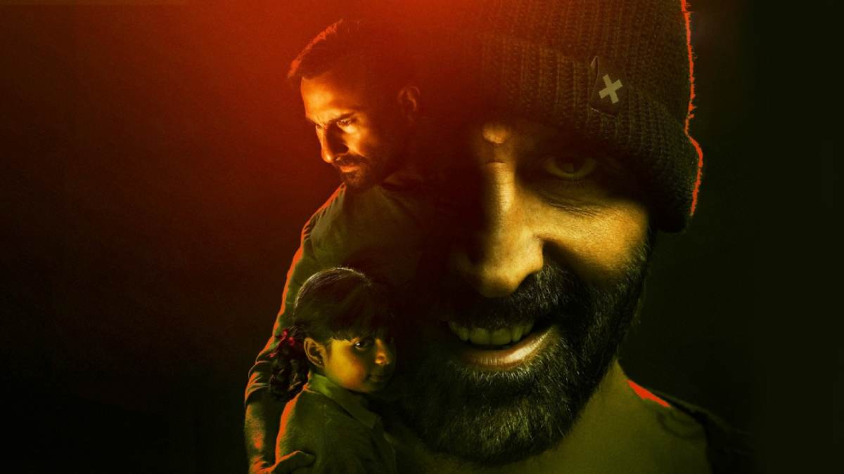 Akshay Kumar & Saif Ali Khan Look Hauntingly Suspicious In Shadows, But Neither Of Them Looks Khiladi Or Anari!