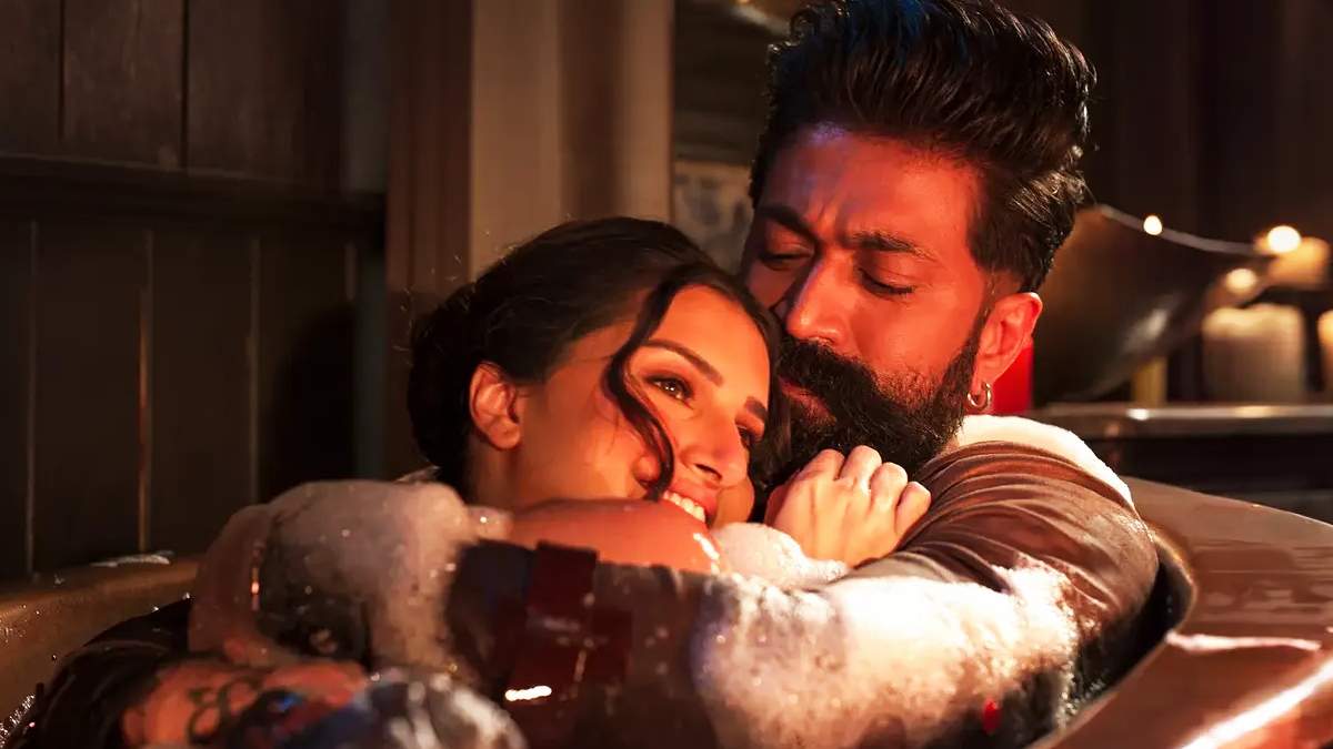 Toxic Movie Review: Yash Delivers The Classiest Mass Cinema In A True Blue Masala Film!