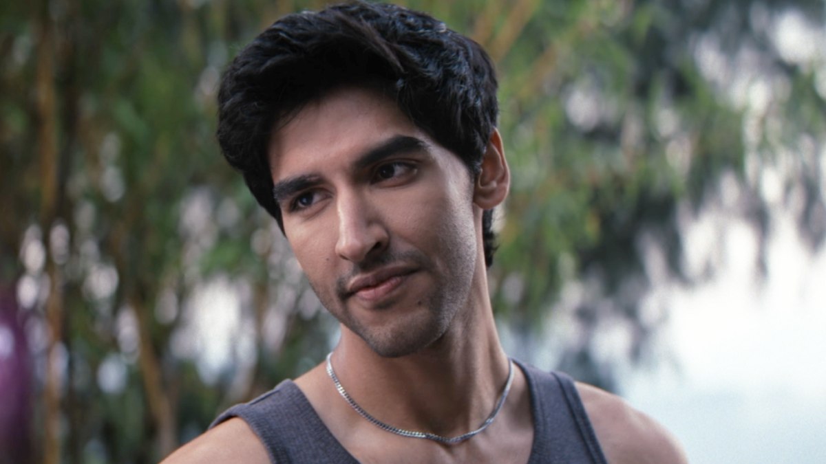 Don't Be Shy Movie Review: Alia Bhatt & Shaheen Bhatt Bring Aisha Meets The Archies Ideal For 90s
