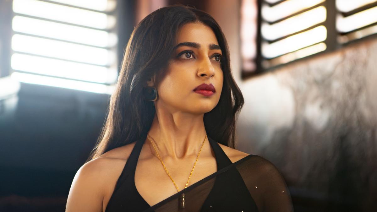 Akka Web Series Review: Keerthy Suresh & Radhika Apte Waste Their Talent In An Absolutely Unnecessary Violent Film