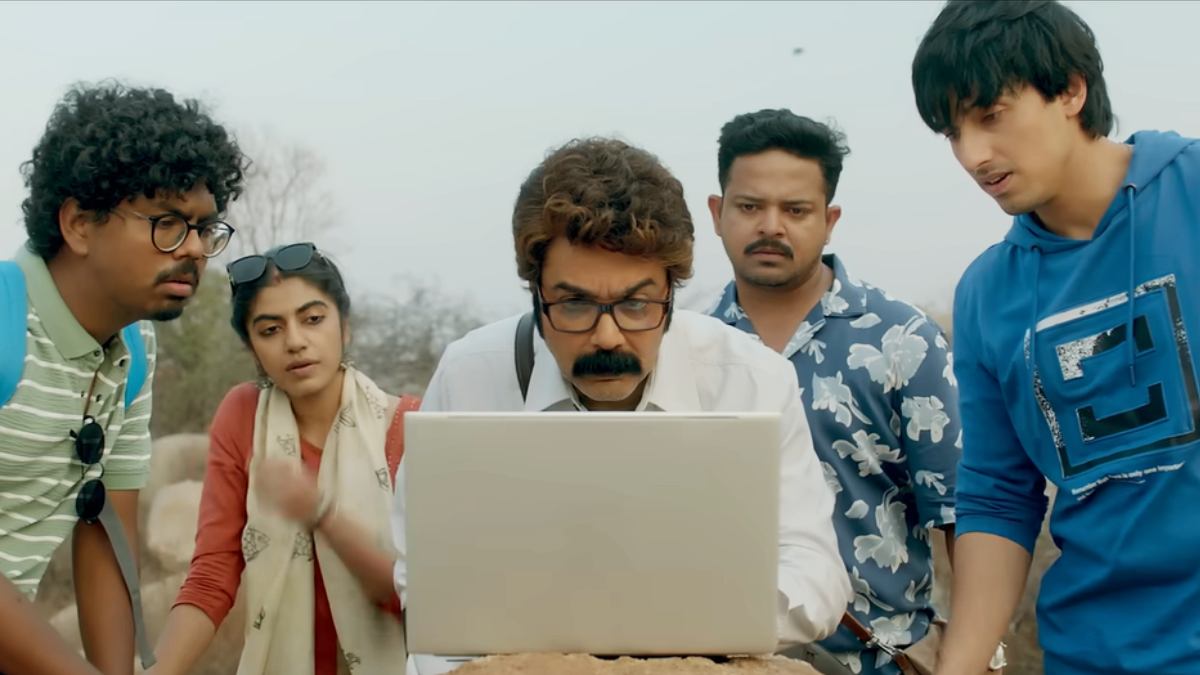 Vijaynagar'er Hirey Movie Review: Prosenjit Chatterjee Starrer Is A Promising Treasure Hunt Buried Under Dated Direction & Sluggish Pacing!